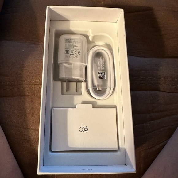 Lg WING Smartphone w/Box - Picture 4 of 9